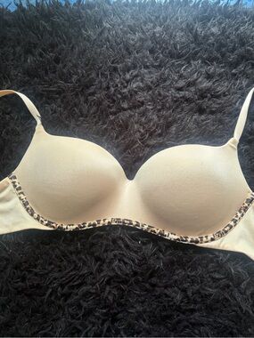 Victoria’s Secret Push-up Wireless Balconet
Bra